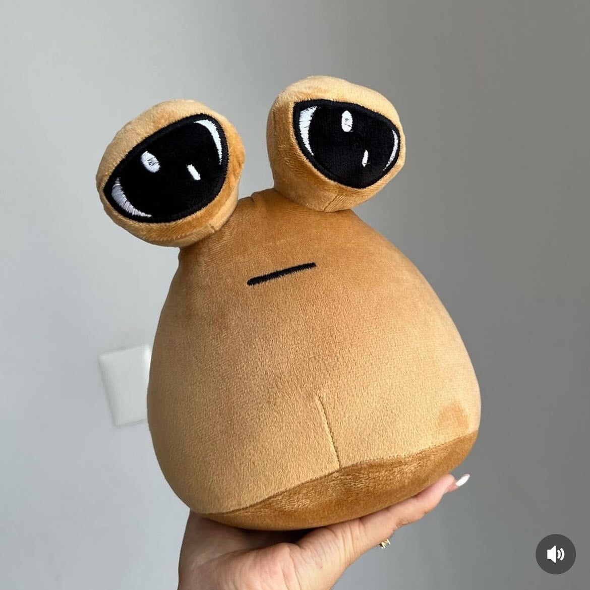 Pou la peluche triste 22cm /  الدمية التعيسة