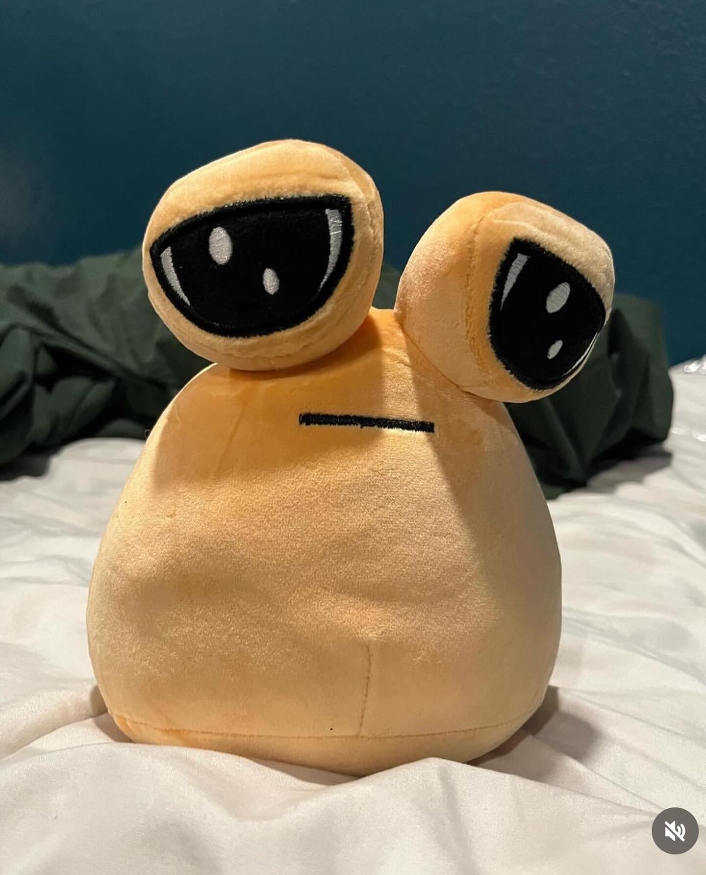 Pou la peluche triste 22cm /  الدمية التعيسة